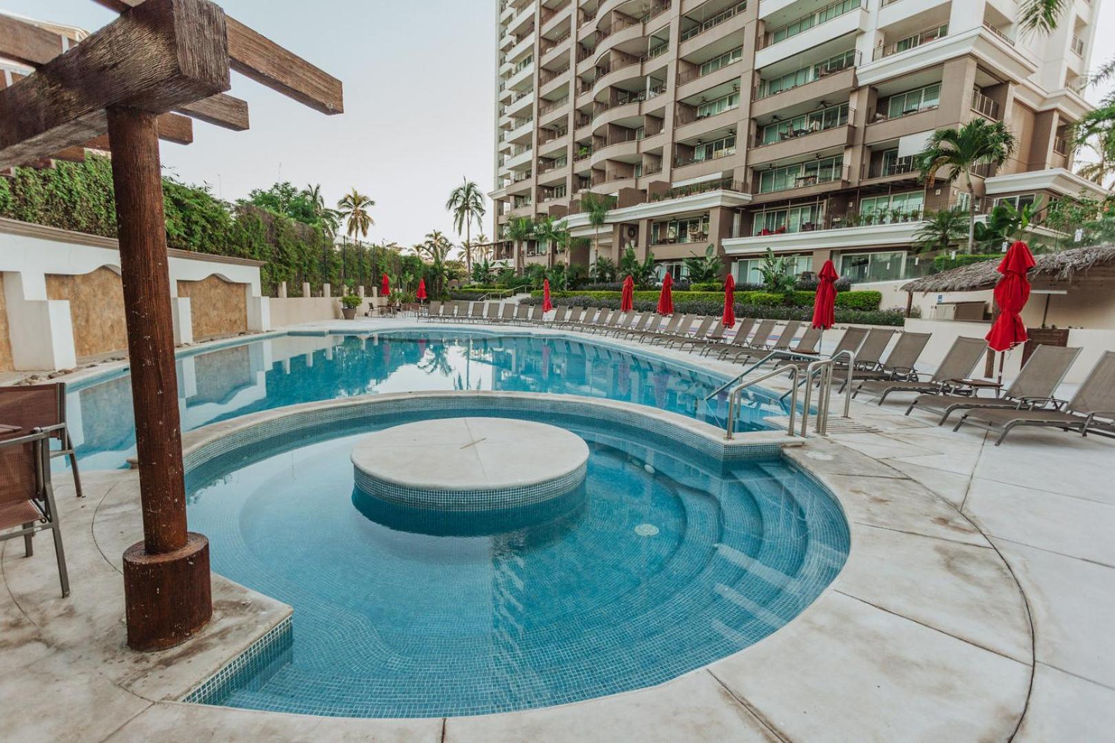 Grand Venetian Beachfront Condos Puerto Vallarta Zewnętrze zdjęcie